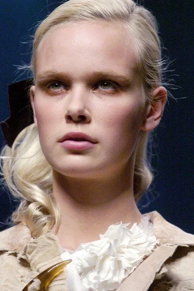 Look 11